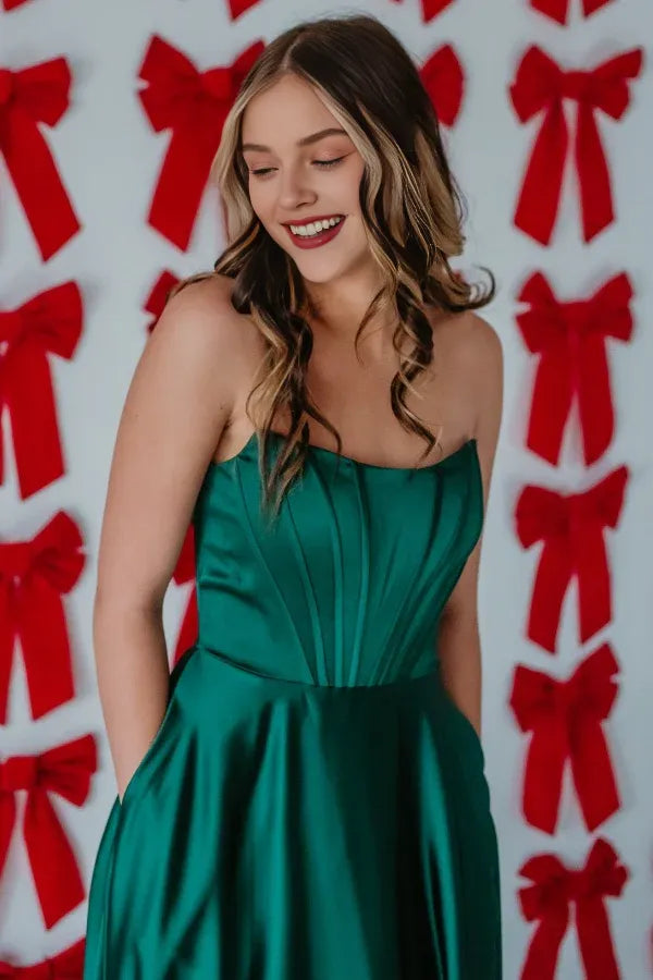 Robe Weitese simple trapèze col bateau sans manches plissée à lacets longueur au sol vert foncé satin robe de bal robe de soirée robe de demoiselle d'honneur